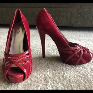 6 1/2 Red high heels